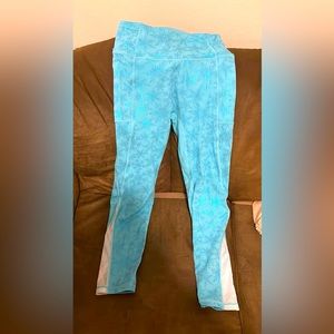 Crowned Athletics Snowflake Queen Leggings